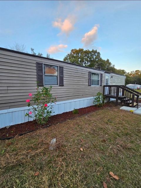 Tiny photo for 13585 SE 119th Street, Ocklawaha, FL 32179 (MLS # O6412346)