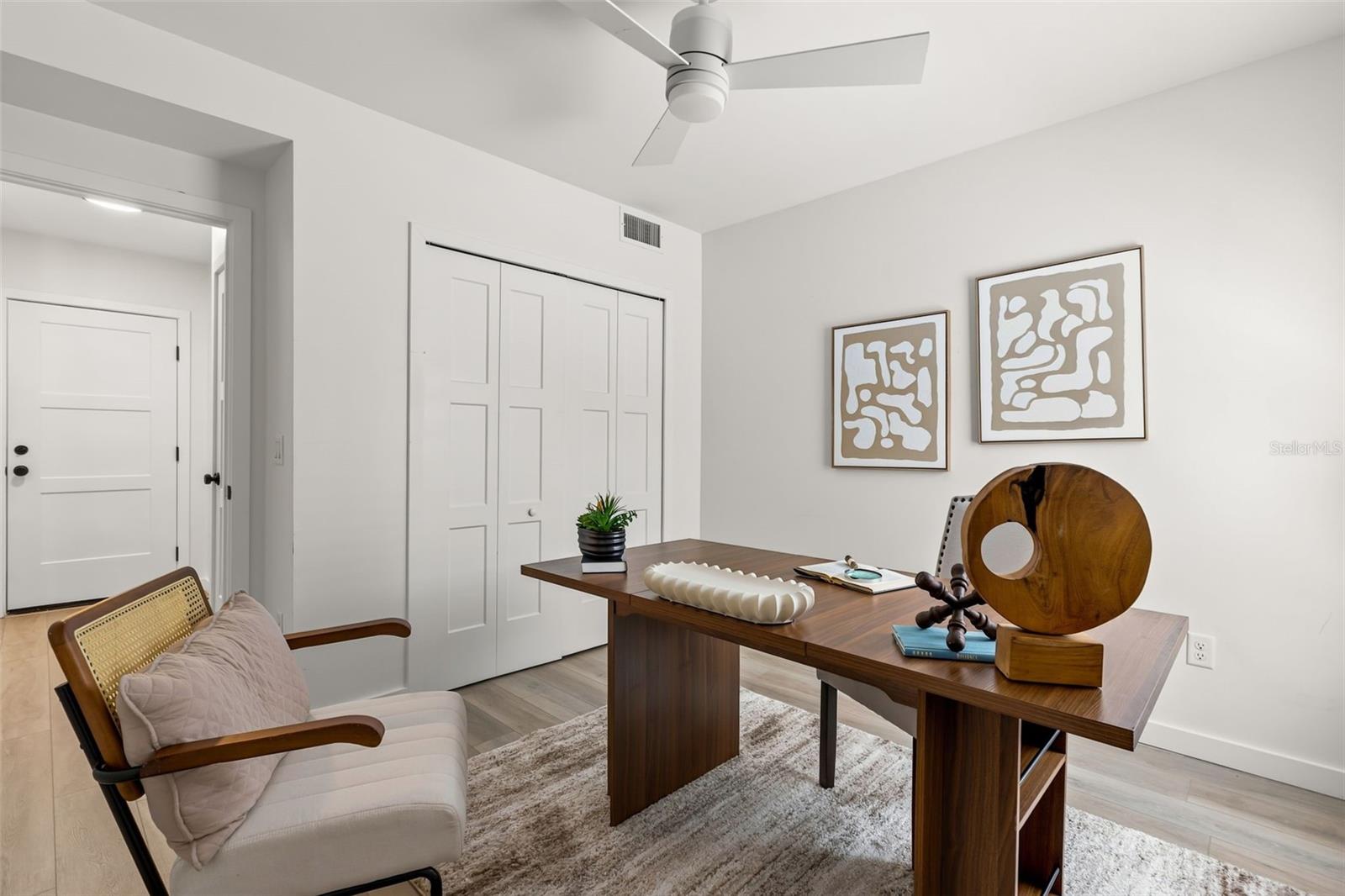 Casas a venda 3 - Jen Dantas 1606 PARK LAKE STREET 9