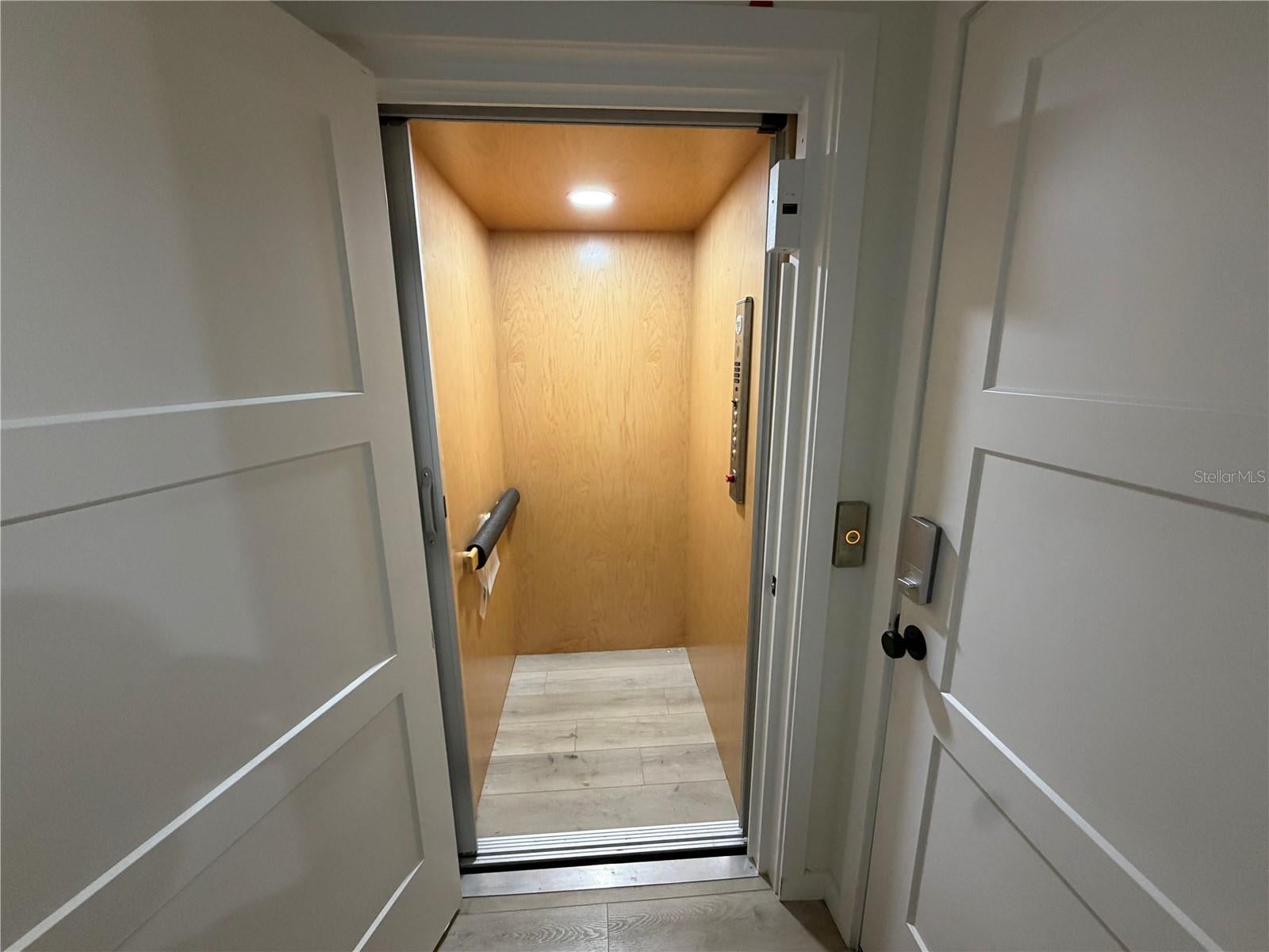 Casas a venda 4 - Jen Dantas 1606 PARK LAKE STREET 9