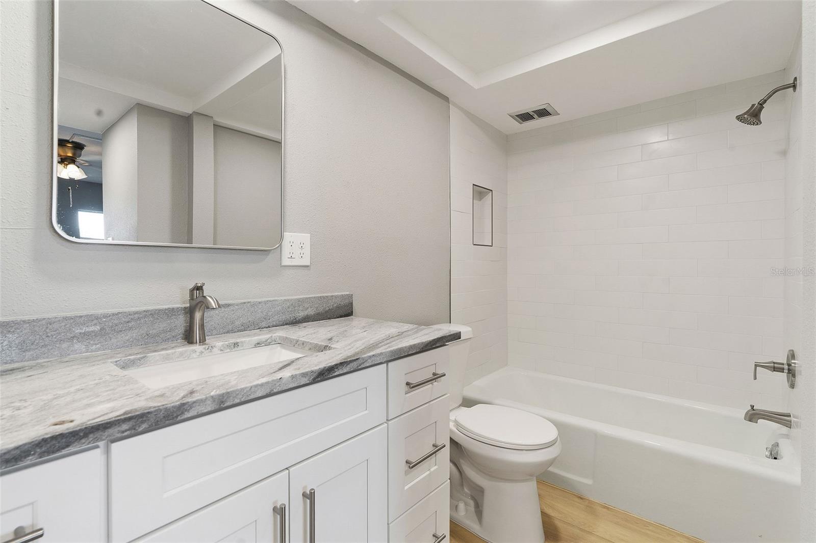 BOCA CIEGA POINT EAST - Residential