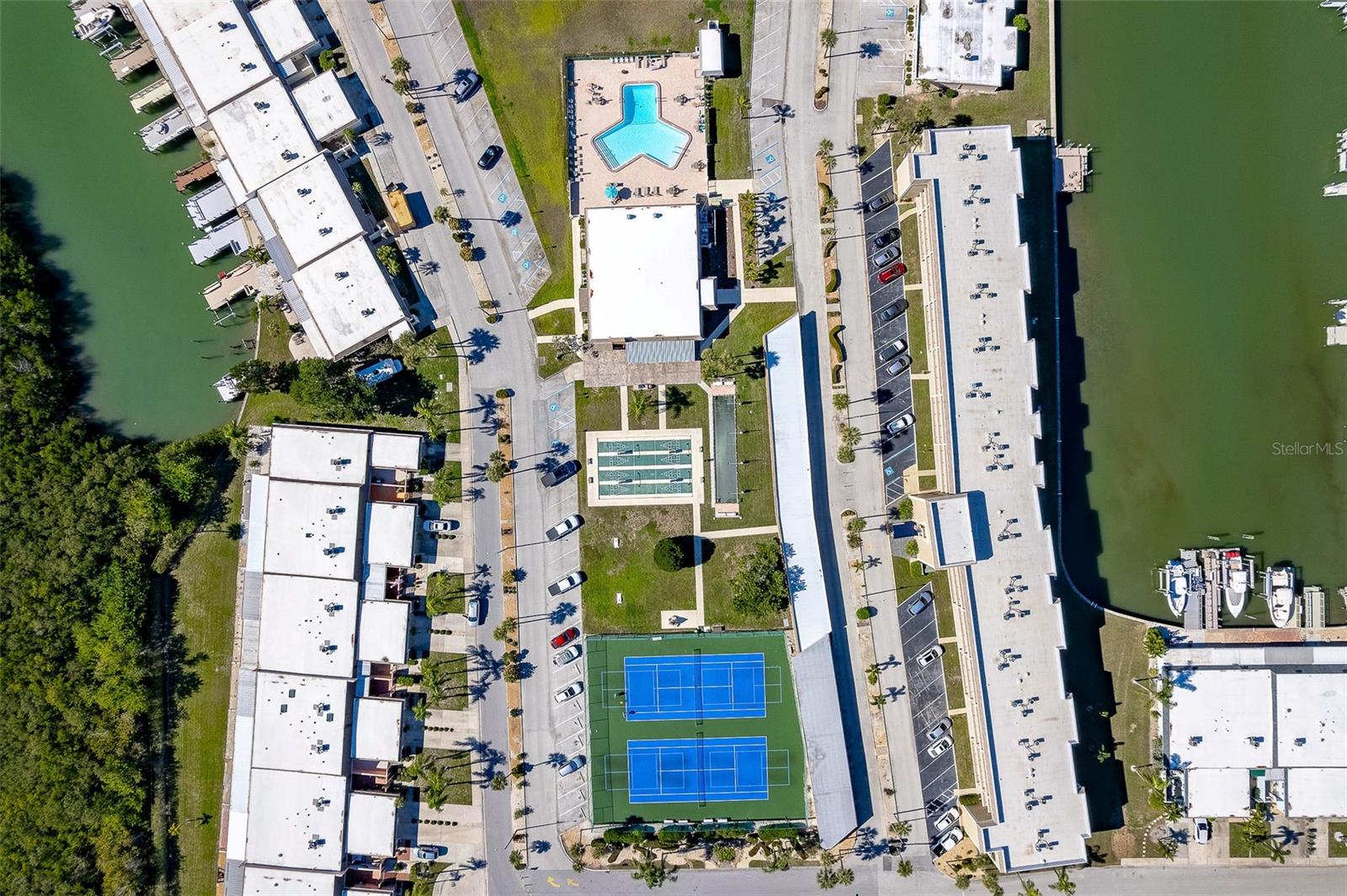 BOCA CIEGA POINT EAST - Residential