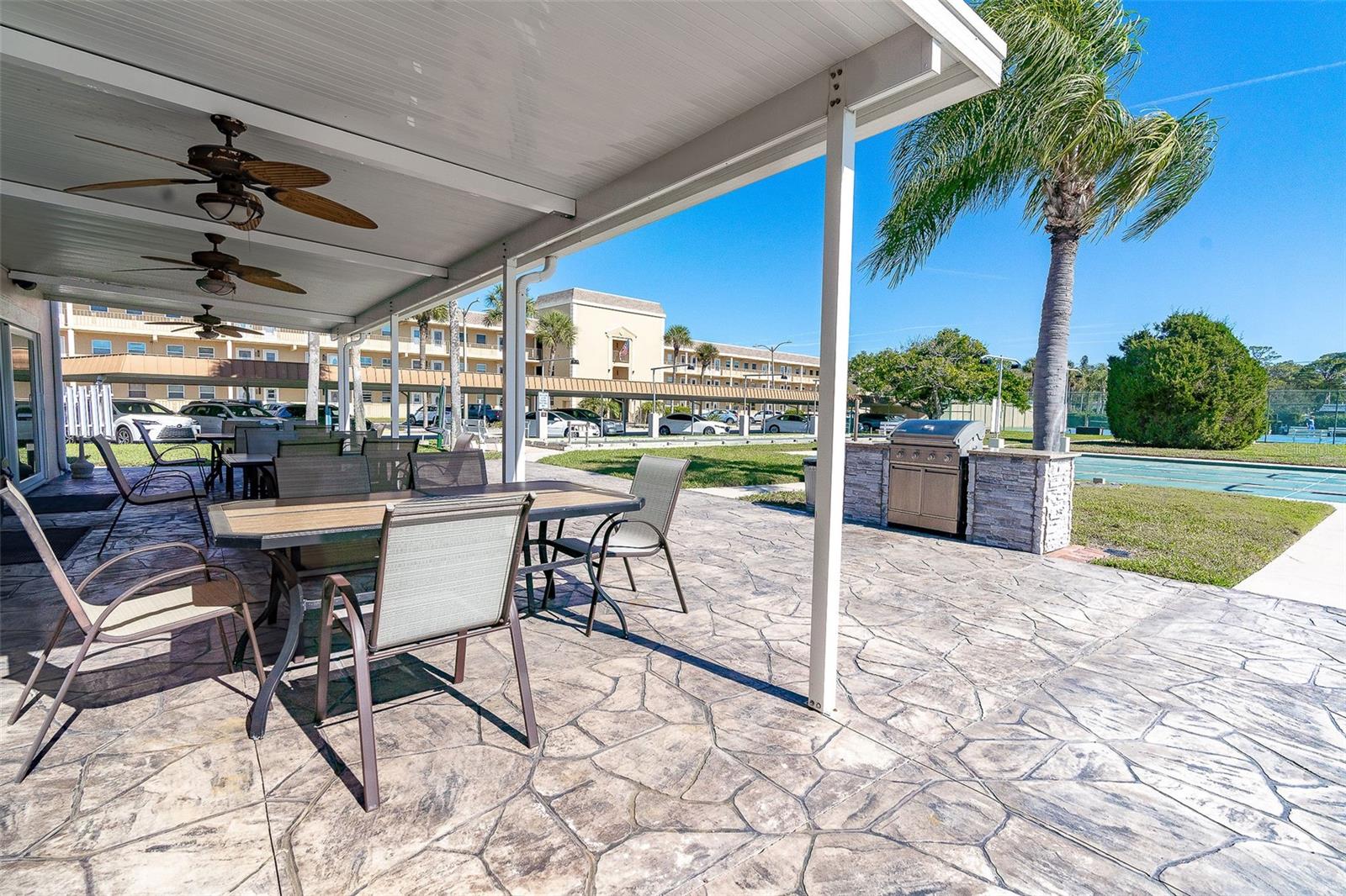 BOCA CIEGA POINT EAST - Residential
