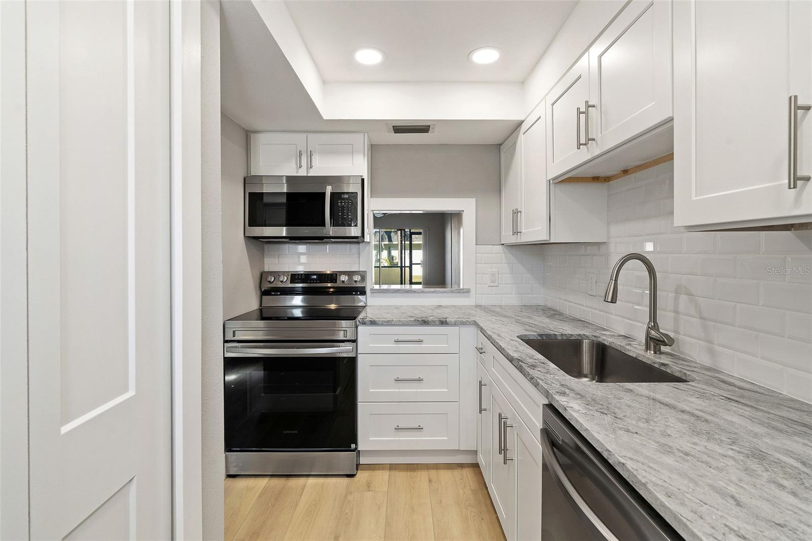 BOCA CIEGA POINT EAST - Residential