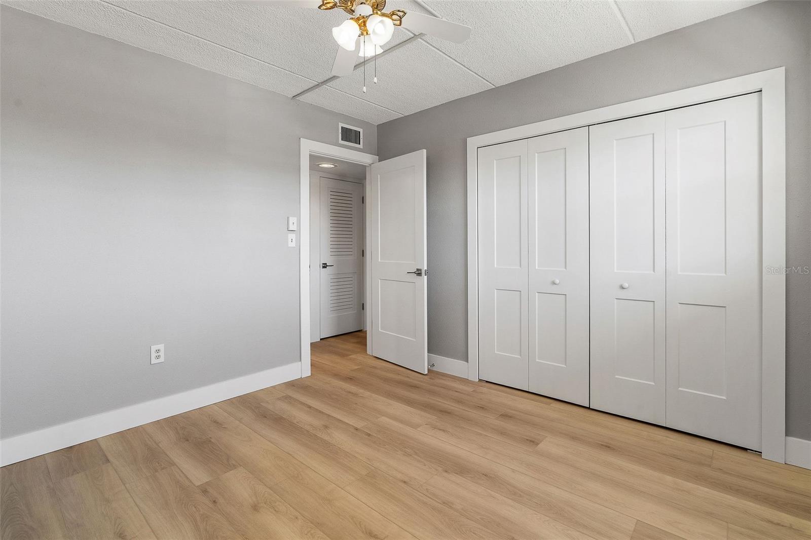 BOCA CIEGA POINT EAST - Residential