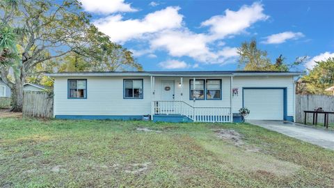 A home in LAKE WALES