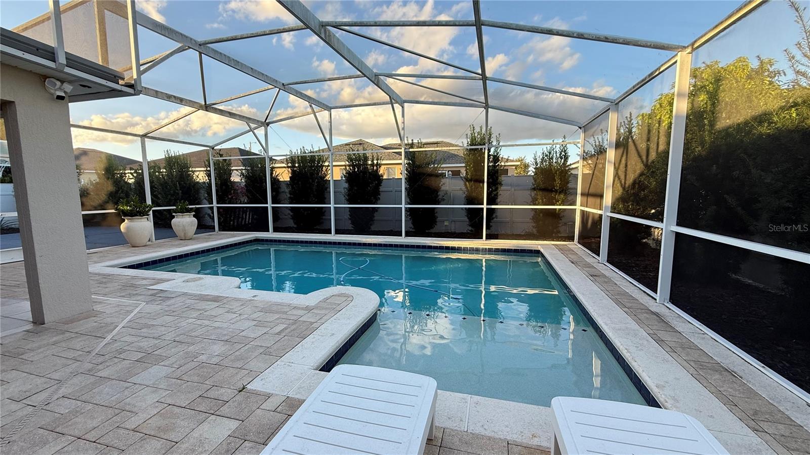 SAVANNA POINTE - Residential Lease