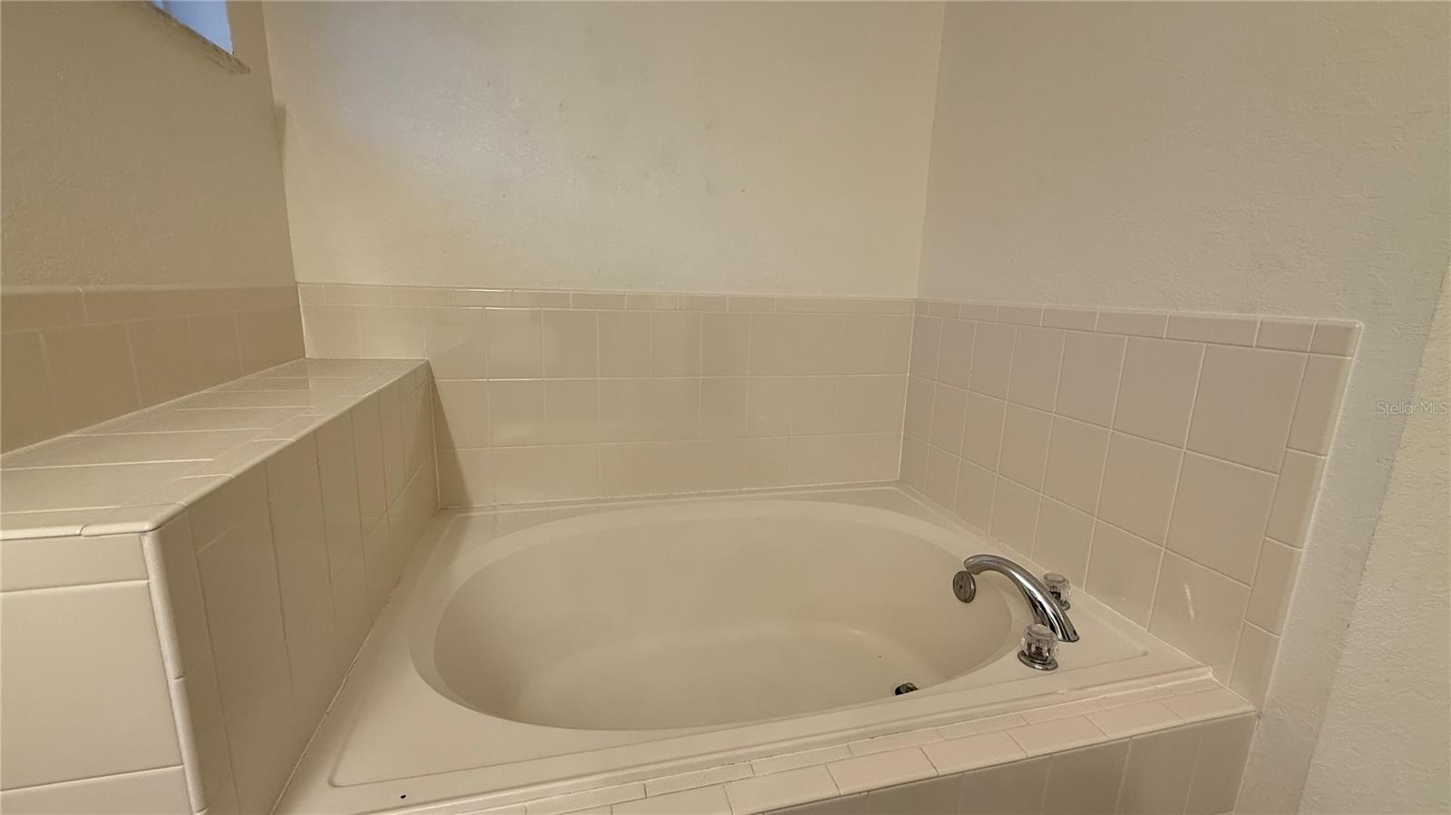 SAVANNA POINTE - Residential Lease