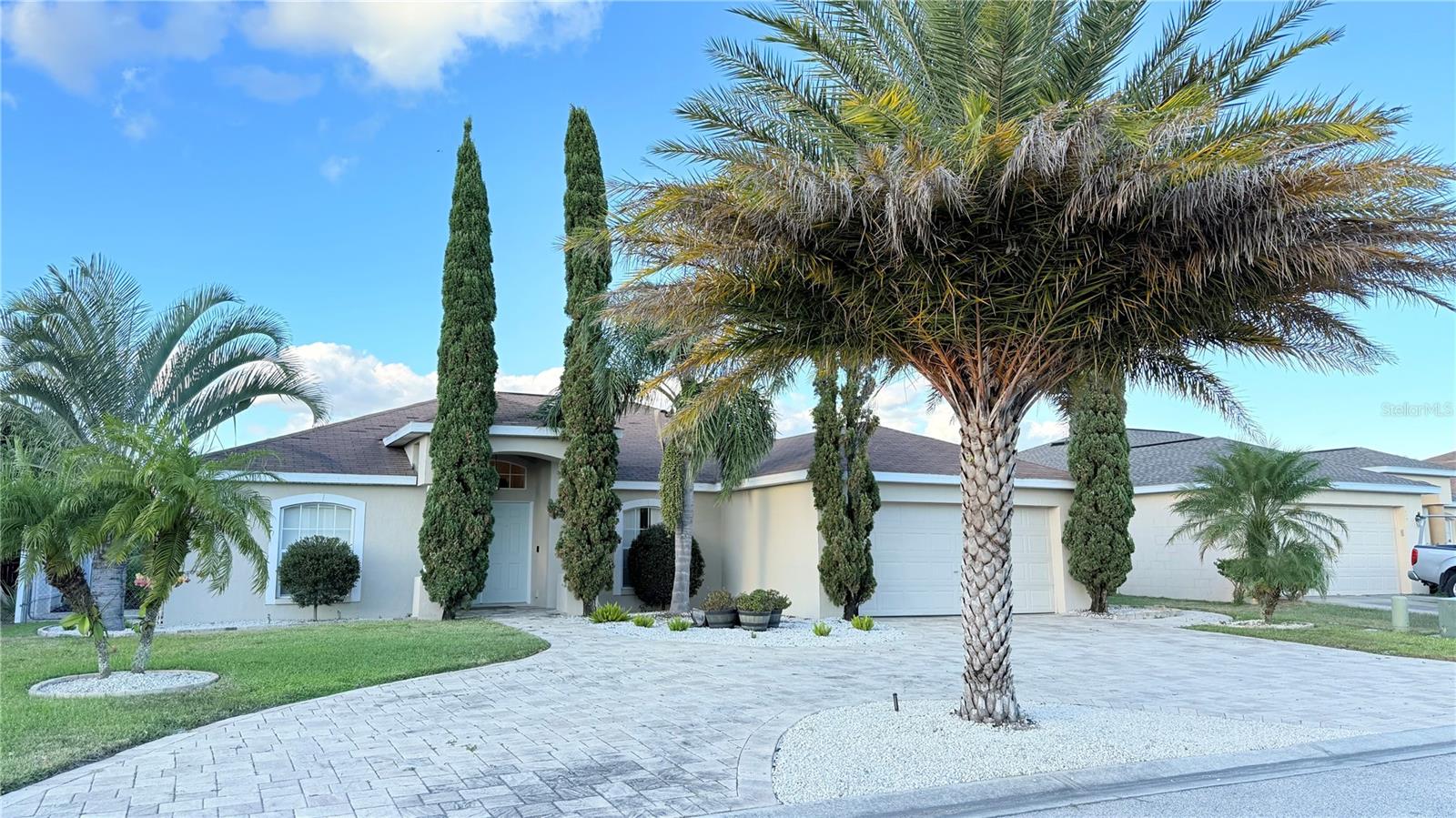 SAVANNA POINTE - Residential Lease