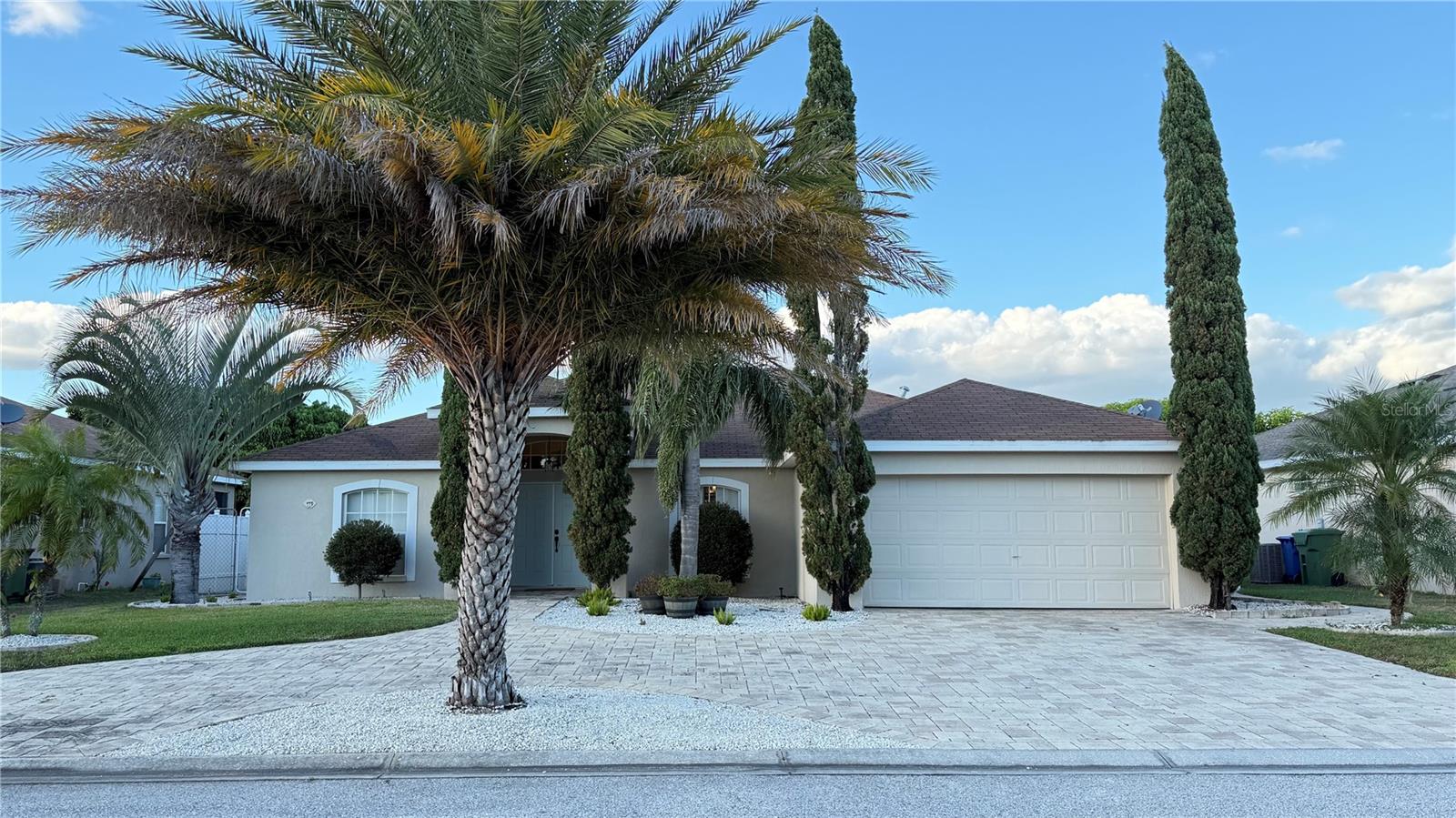 SAVANNA POINTE - Residential Lease