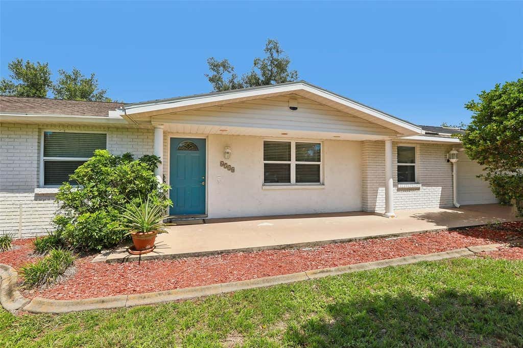 Photo of 6510 Sunridge Drive, Riverview, FL 33578 (MLS # TB8535657)
