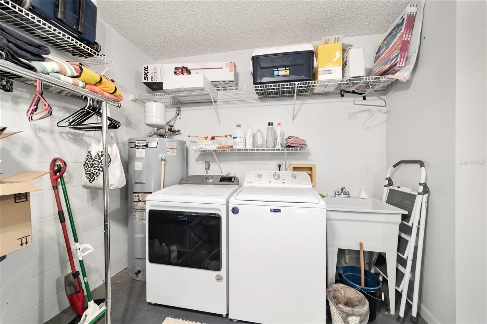 ON TOP OF THE WORLD - Residential