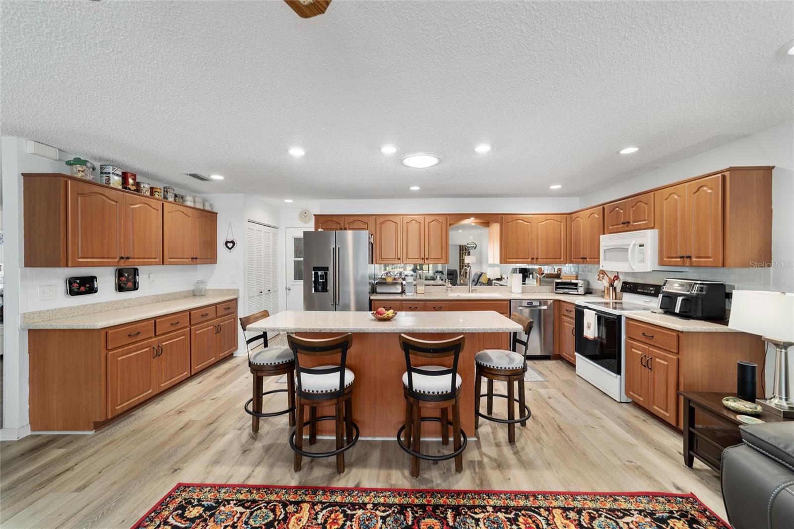 ON TOP OF THE WORLD - Residential