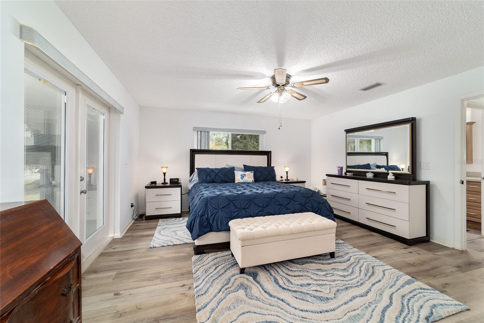 ON TOP OF THE WORLD - Residential