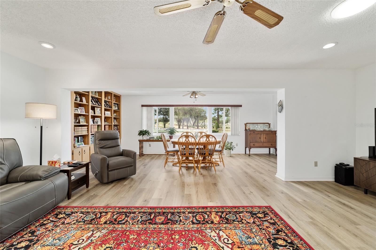 ON TOP OF THE WORLD - Residential