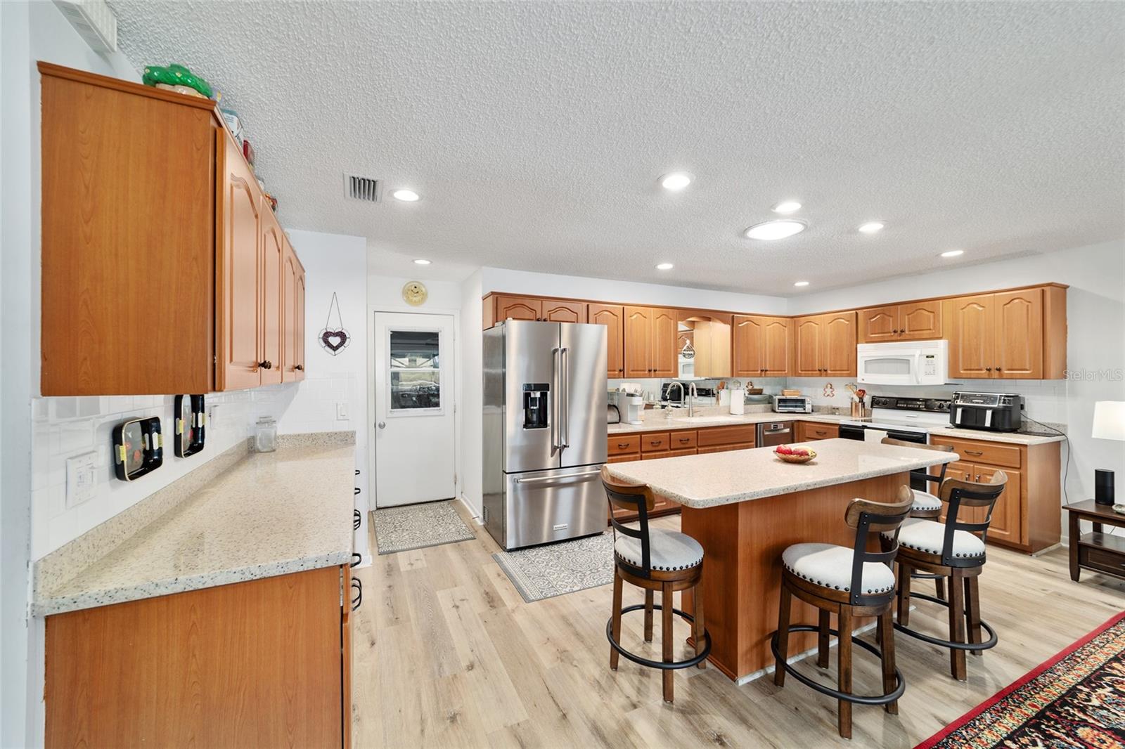 ON TOP OF THE WORLD - Residential