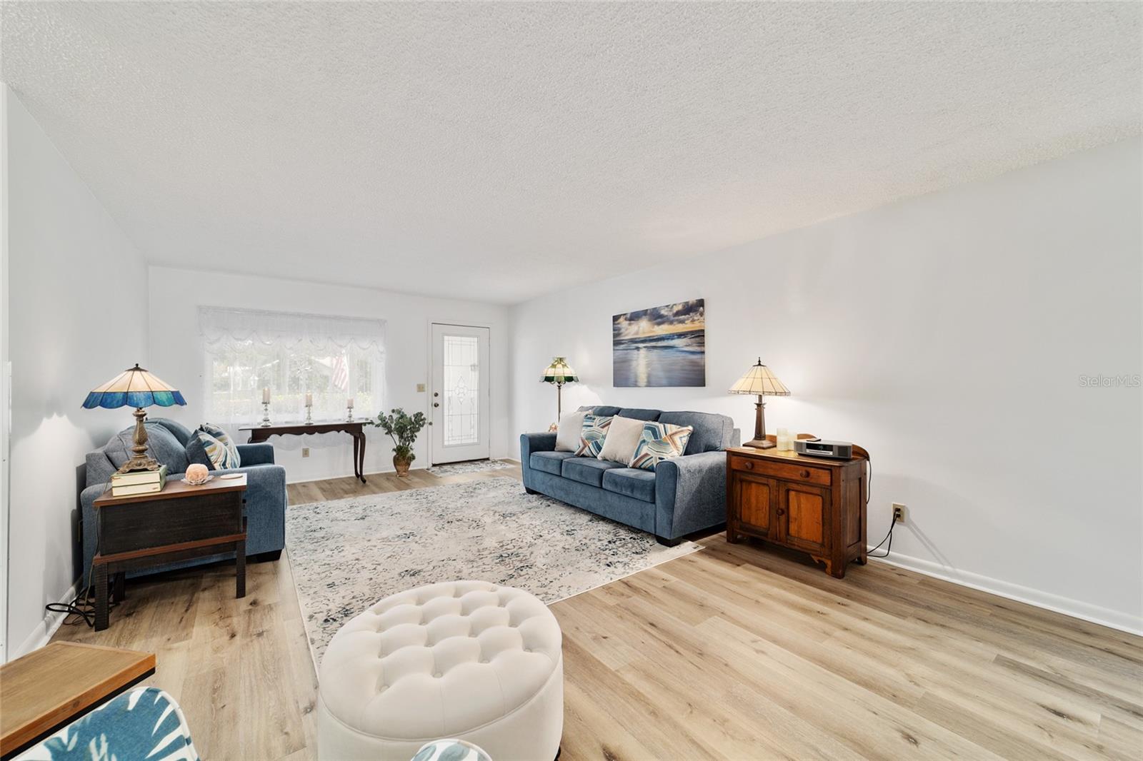 ON TOP OF THE WORLD - Residential