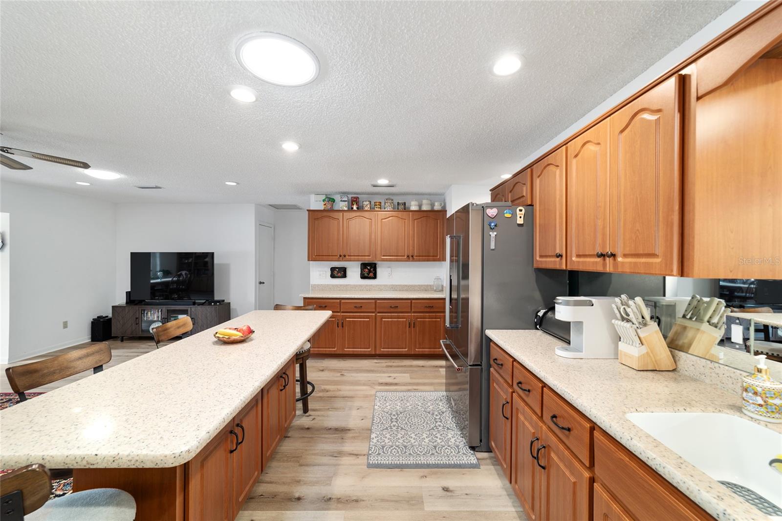 ON TOP OF THE WORLD - Residential