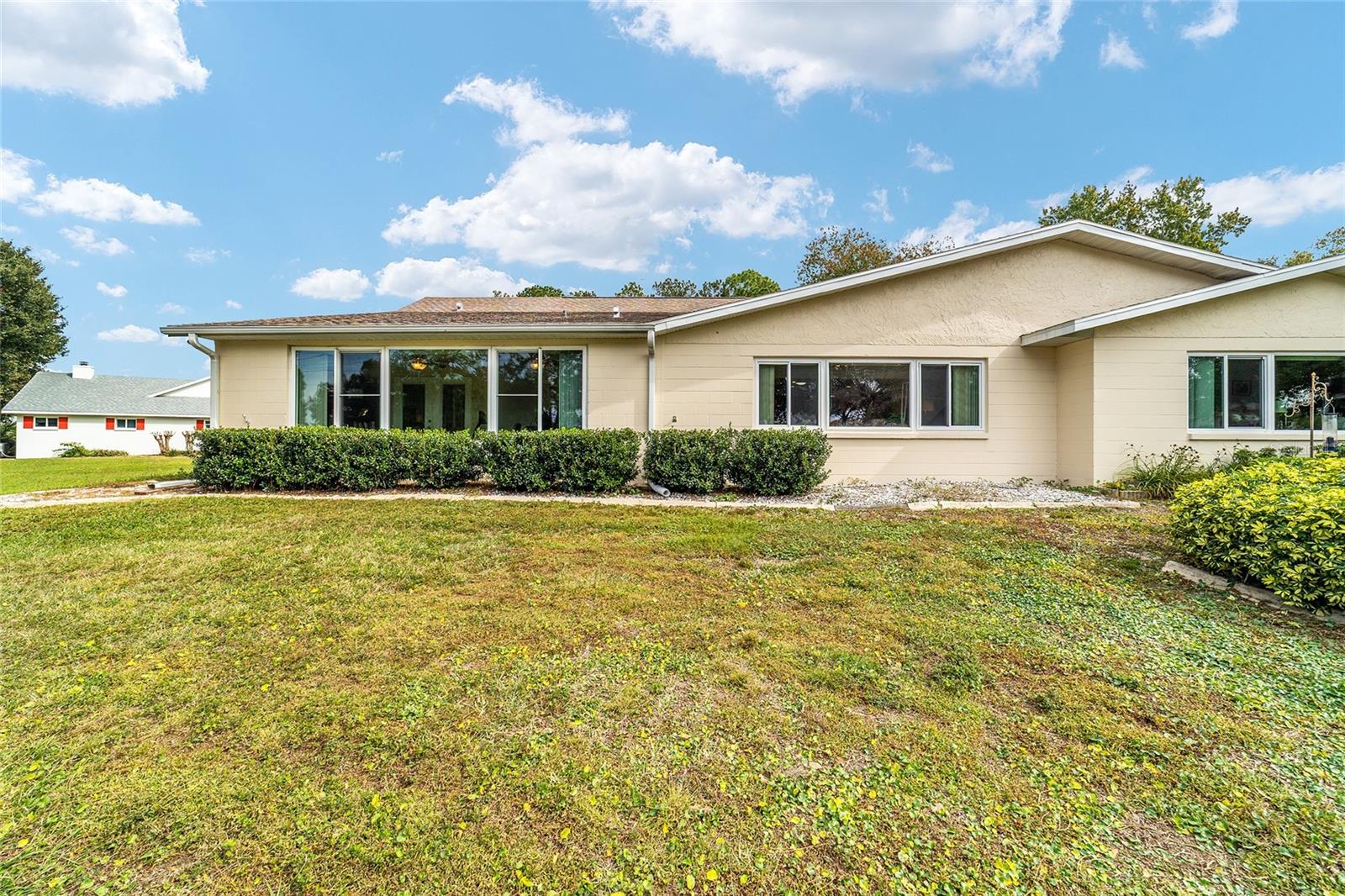 ON TOP OF THE WORLD - Residential