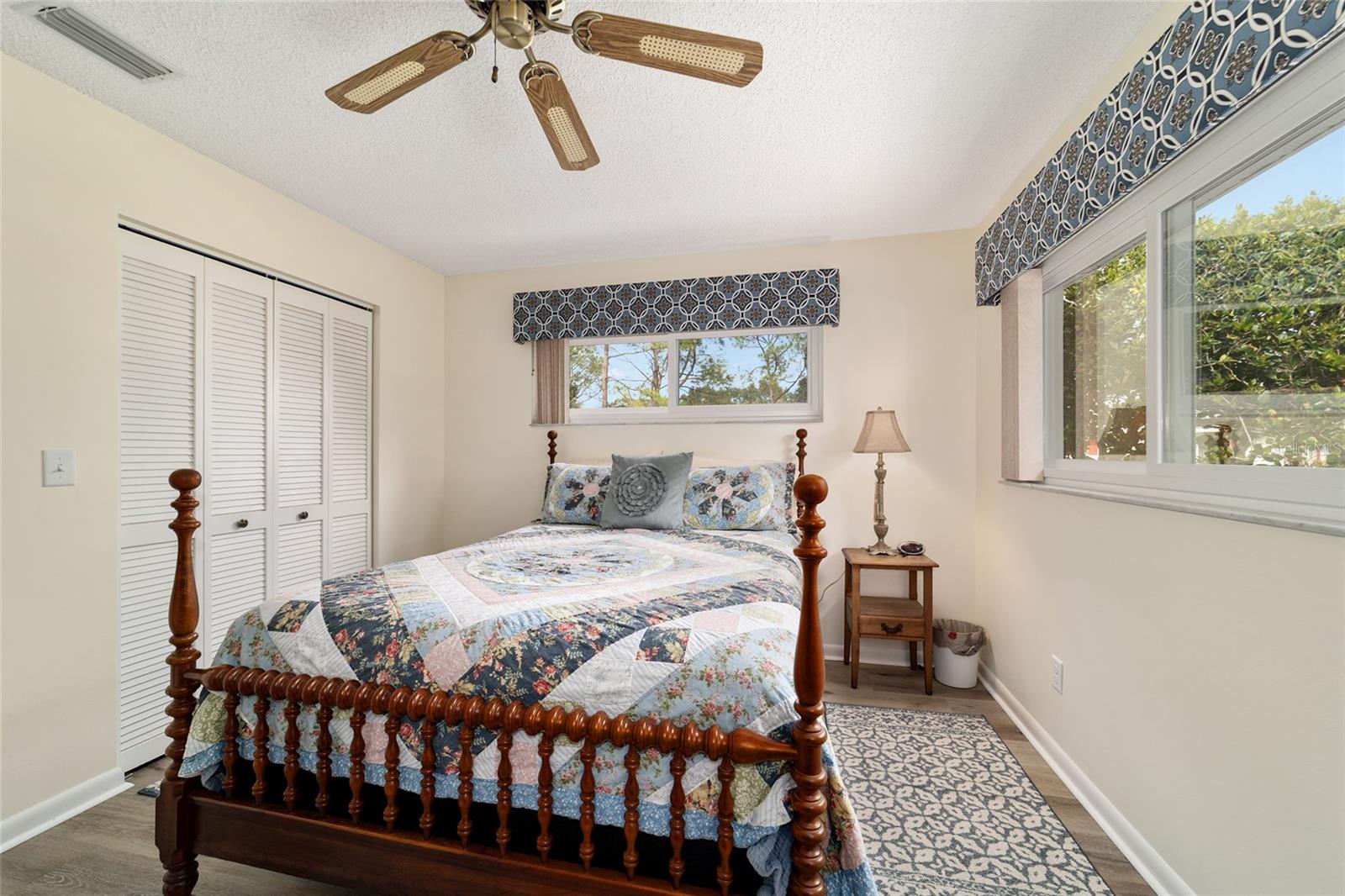 ON TOP OF THE WORLD - Residential