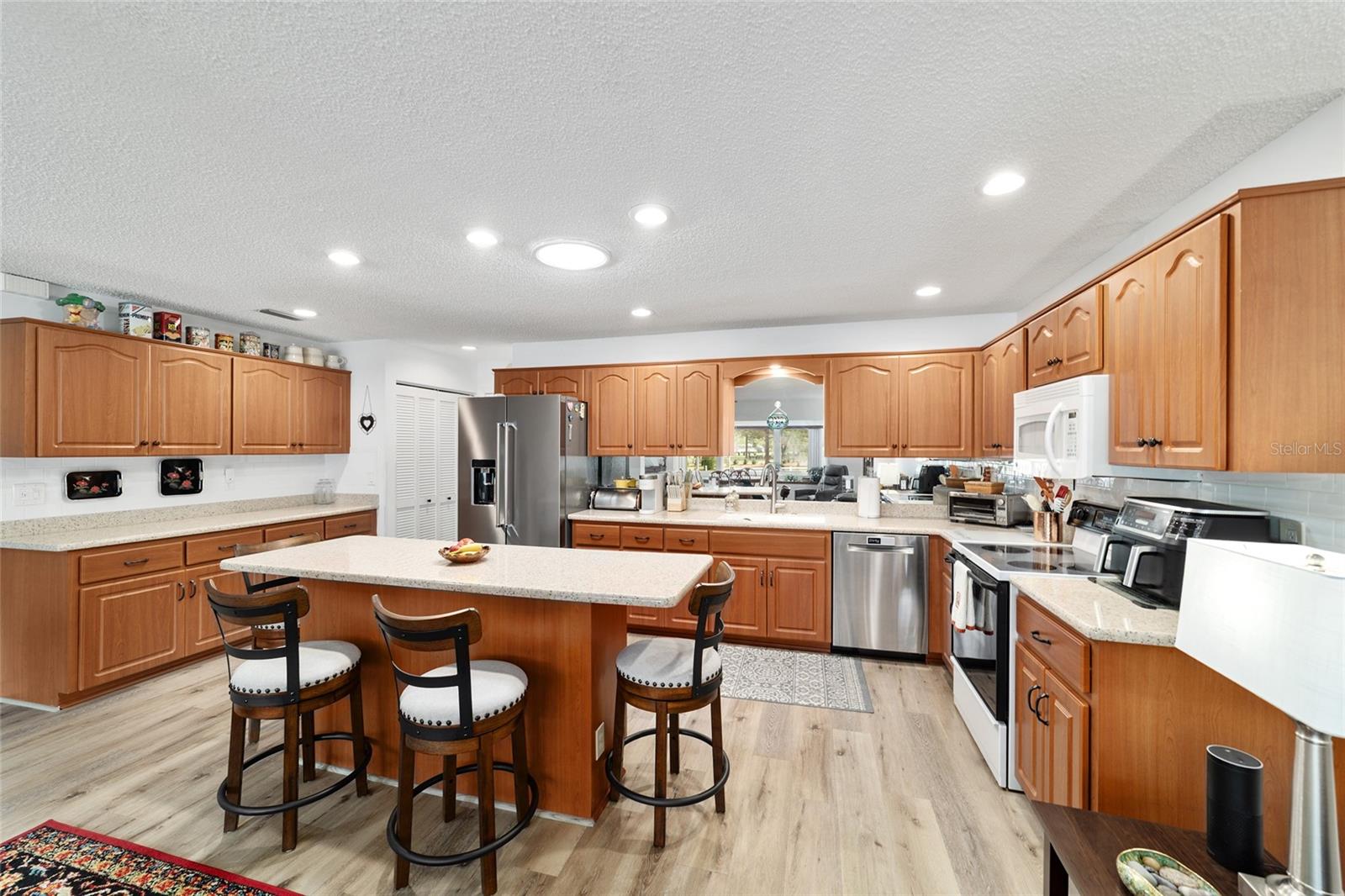 ON TOP OF THE WORLD - Residential