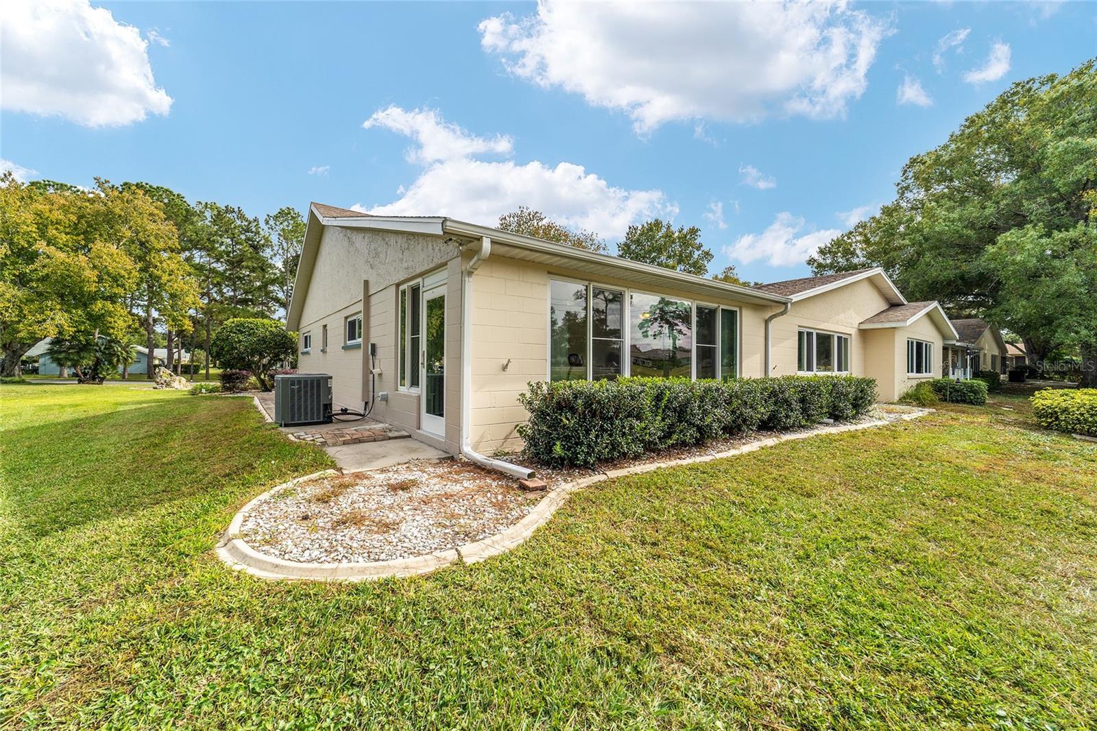 ON TOP OF THE WORLD - Residential