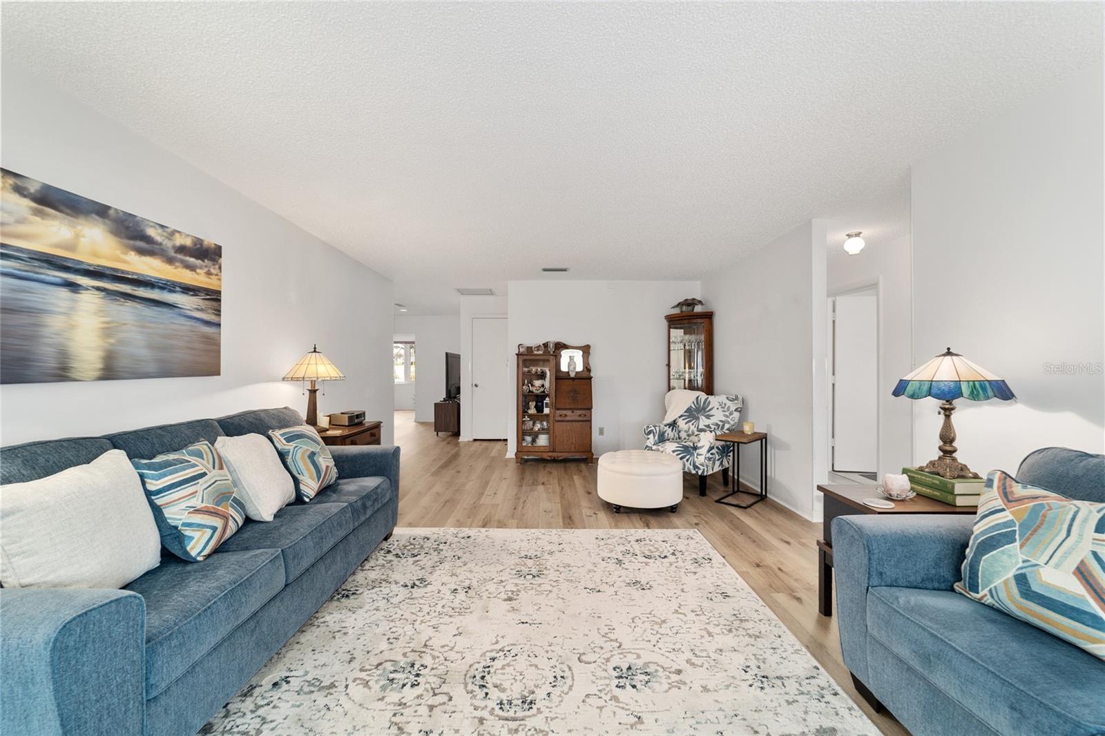 ON TOP OF THE WORLD - Residential