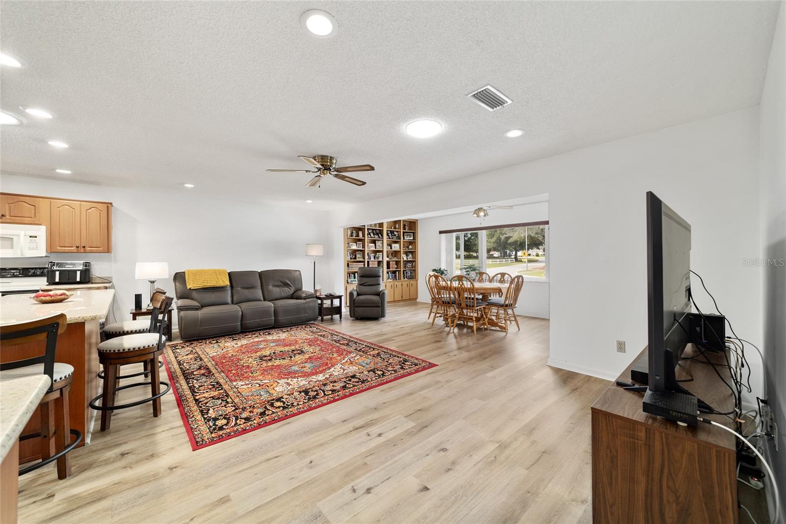 ON TOP OF THE WORLD - Residential