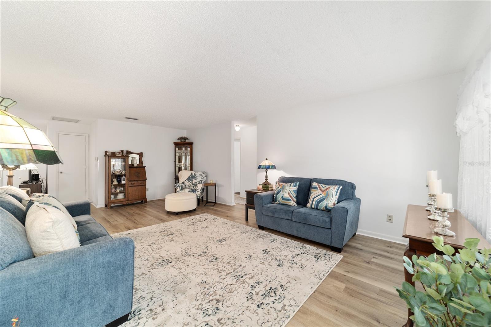 ON TOP OF THE WORLD - Residential