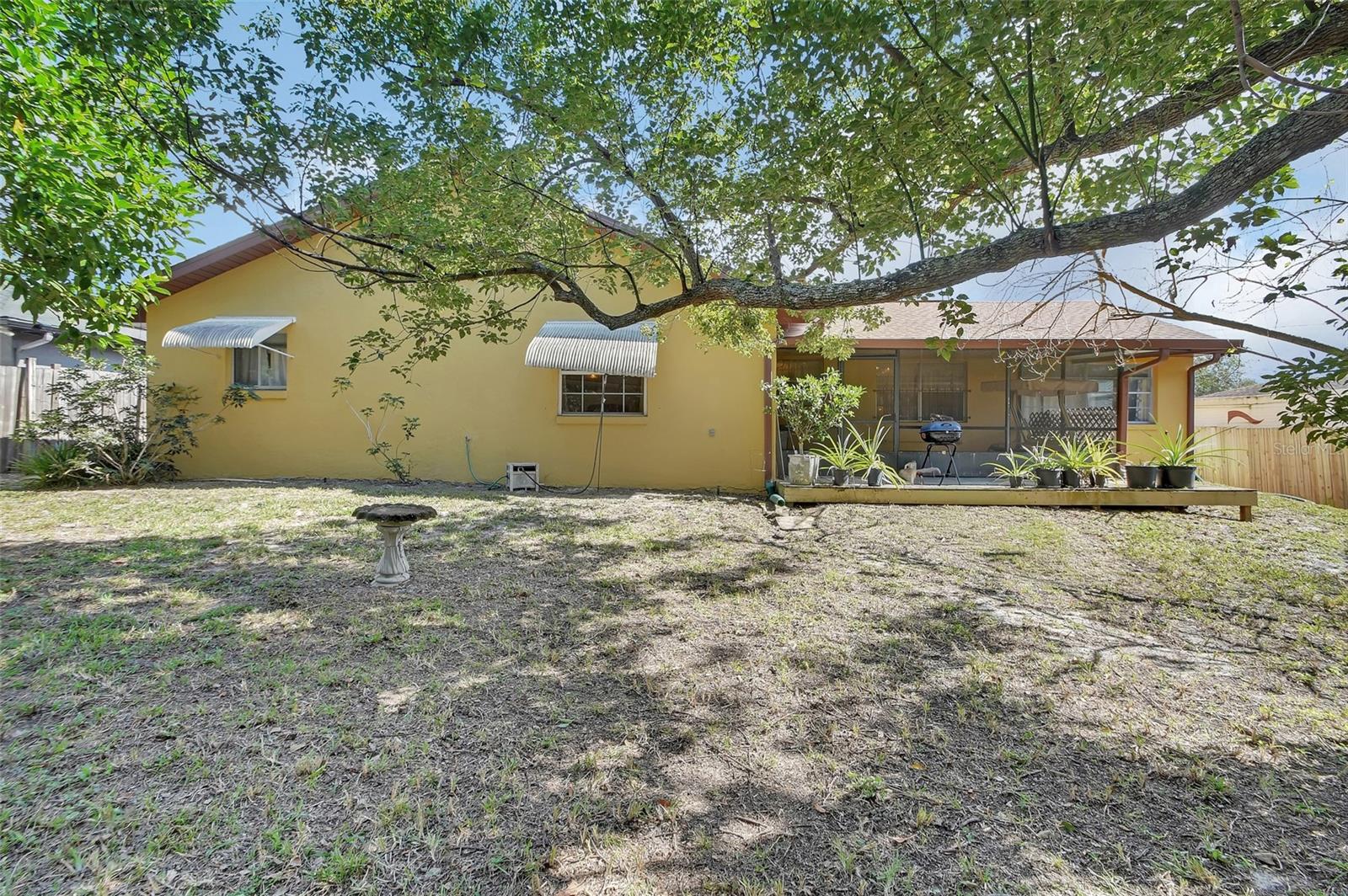 DE HONA LAKES UN 16 - Residential