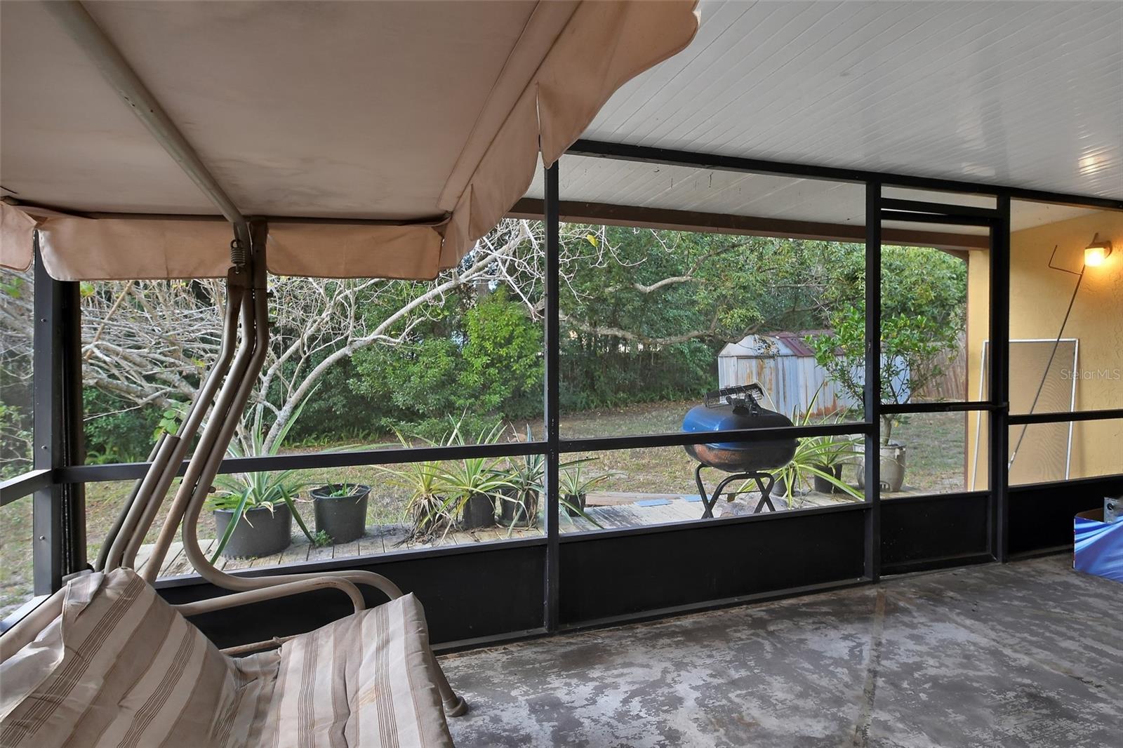 DE HONA LAKES UN 16 - Residential