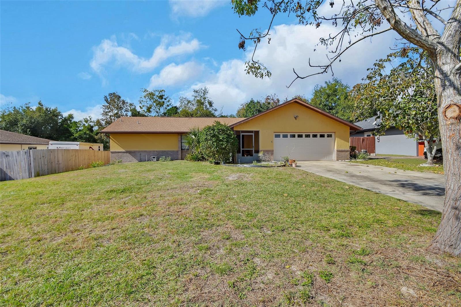 DE HONA LAKES UN 16 - Residential