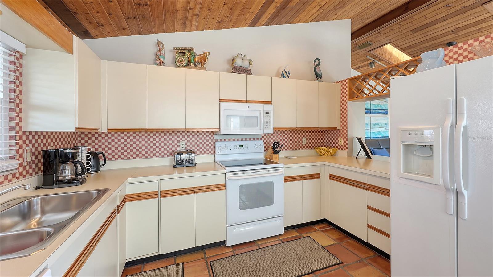 MIRA MAR BEACH - Residential