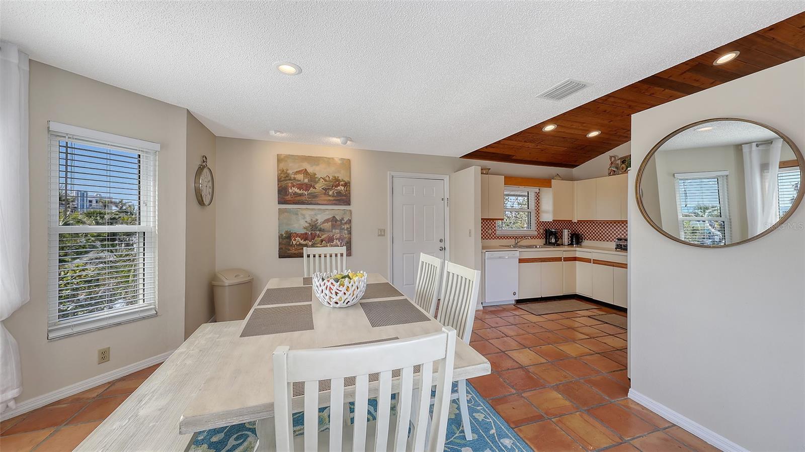 MIRA MAR BEACH - Residential