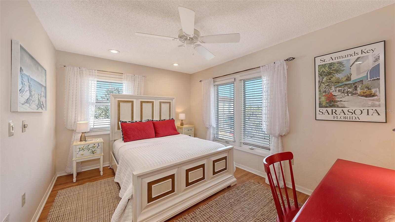 MIRA MAR BEACH - Residential