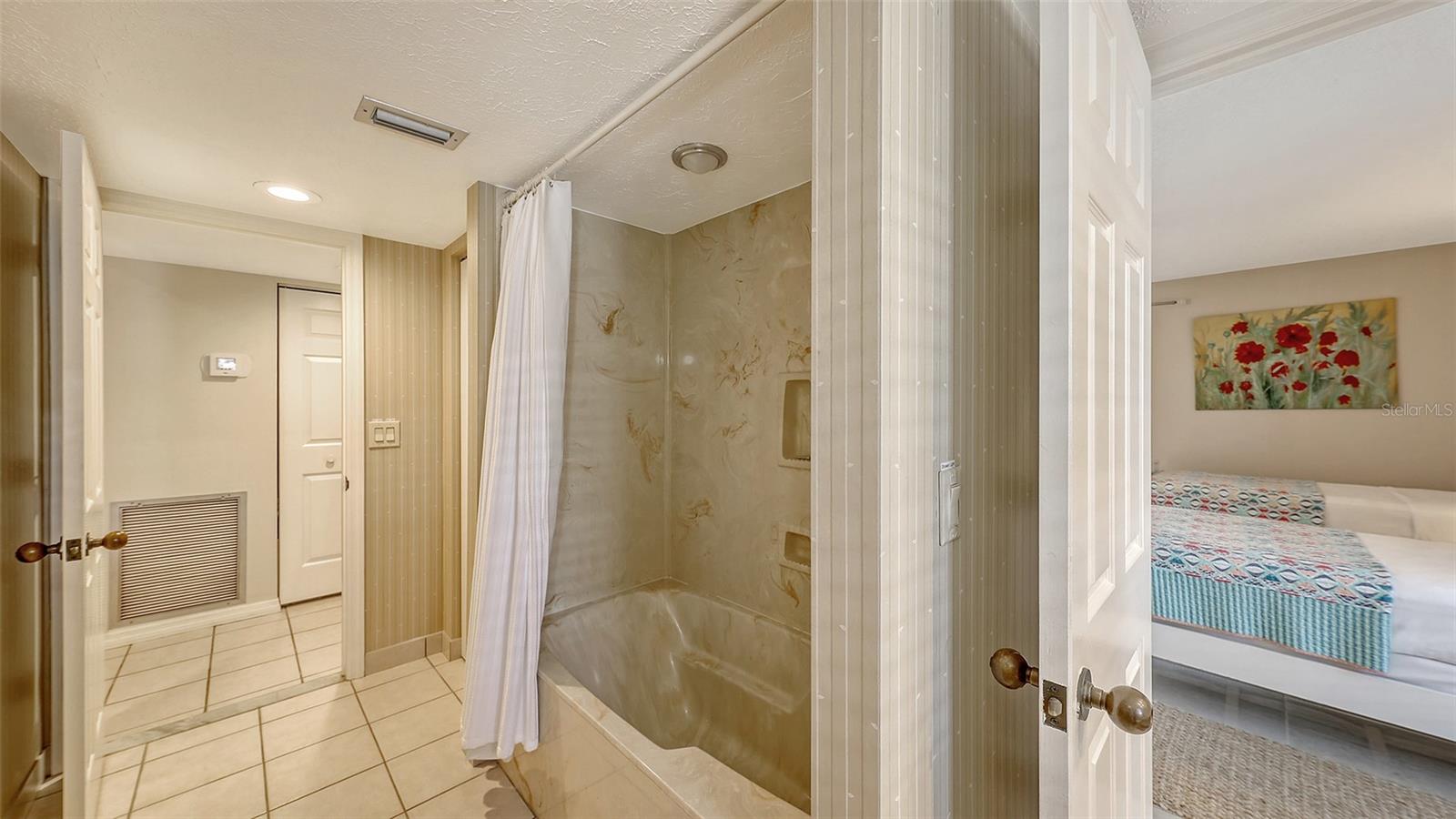 MIRA MAR BEACH - Residential