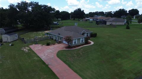 A home in LADY LAKE