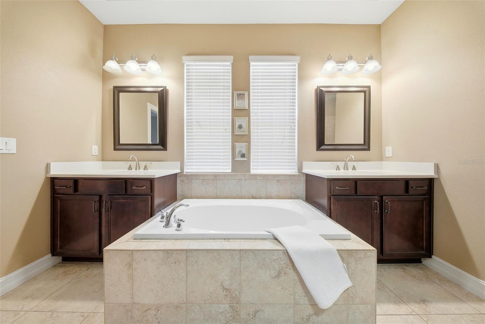 FISHHAWK RANCH WEST PH 1B/1C - Residential