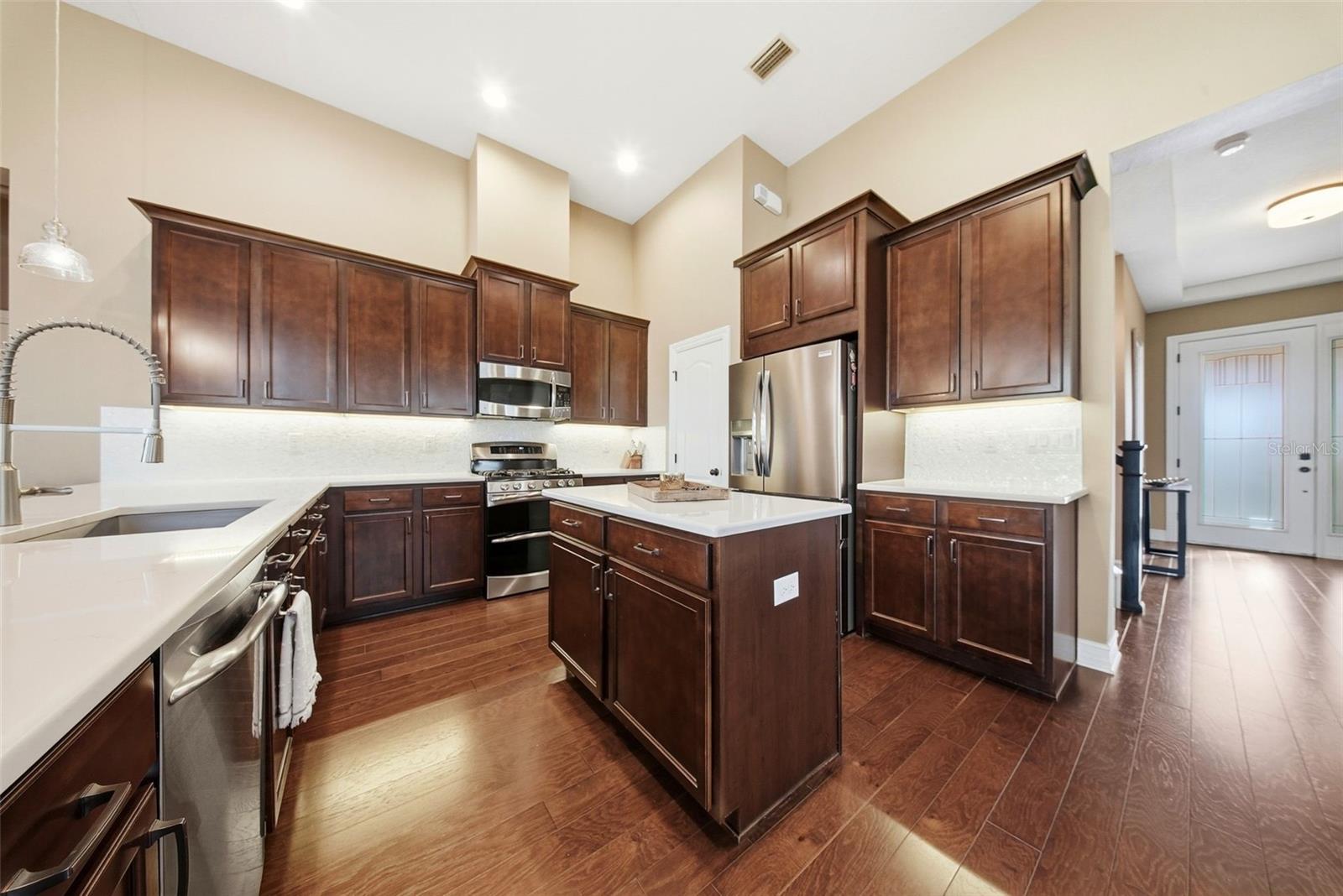 FISHHAWK RANCH WEST PH 1B/1C - Residential