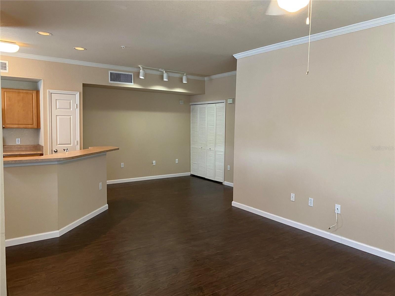 5550 ROSEHILL ROAD 102