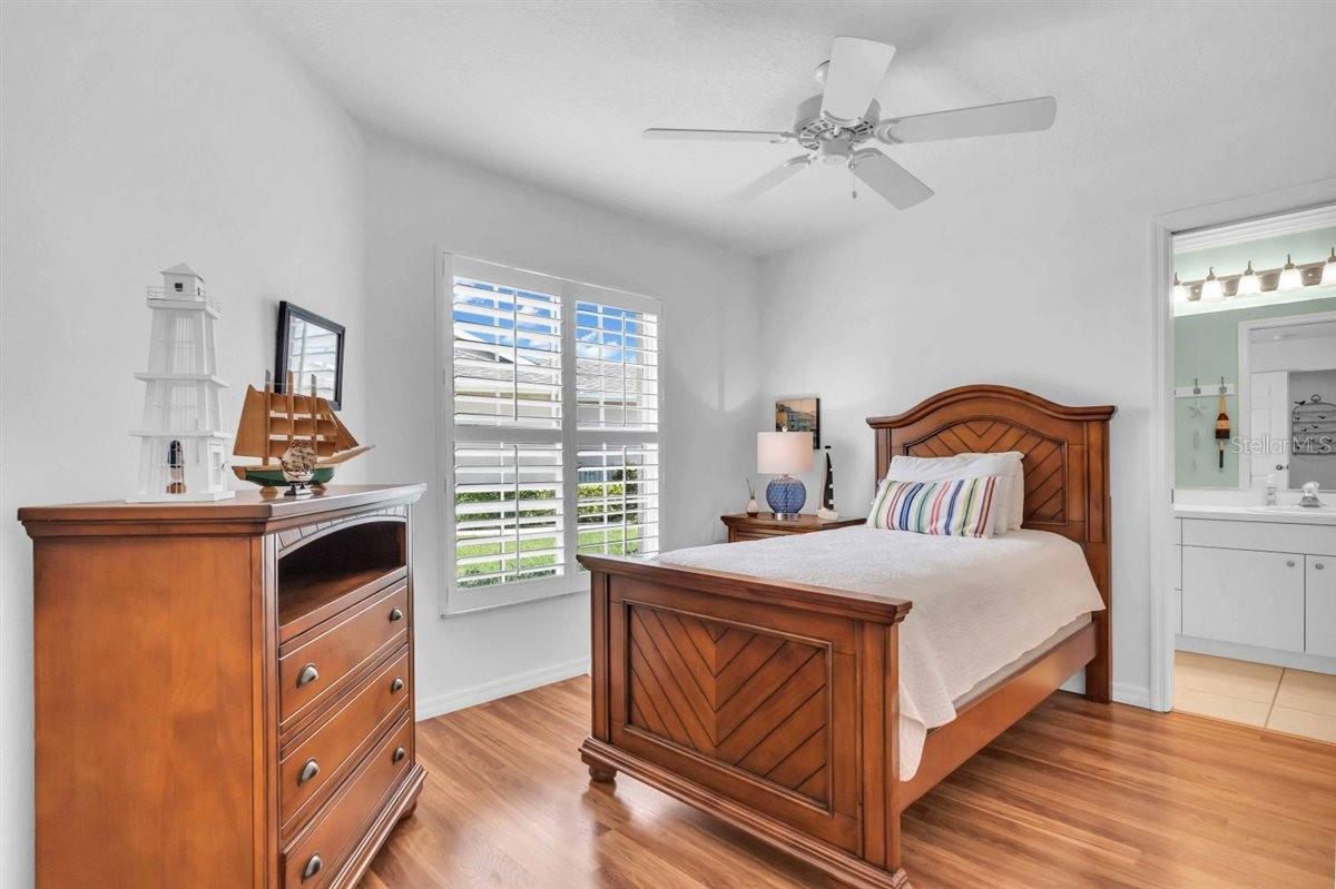 CAPTAINS COURT - Residential