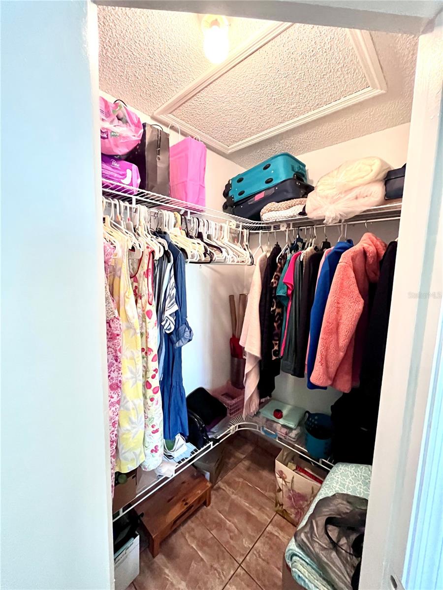 BVL LAKEPOINTE TWNHMS - Residential