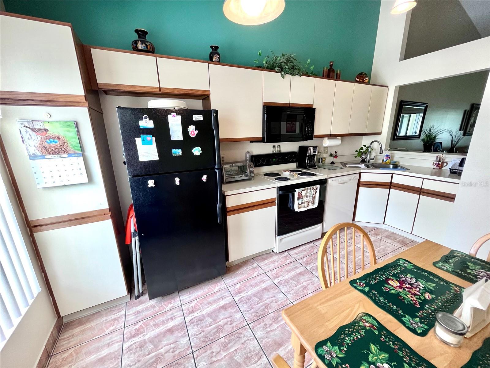 BVL LAKEPOINTE TWNHMS - Residential