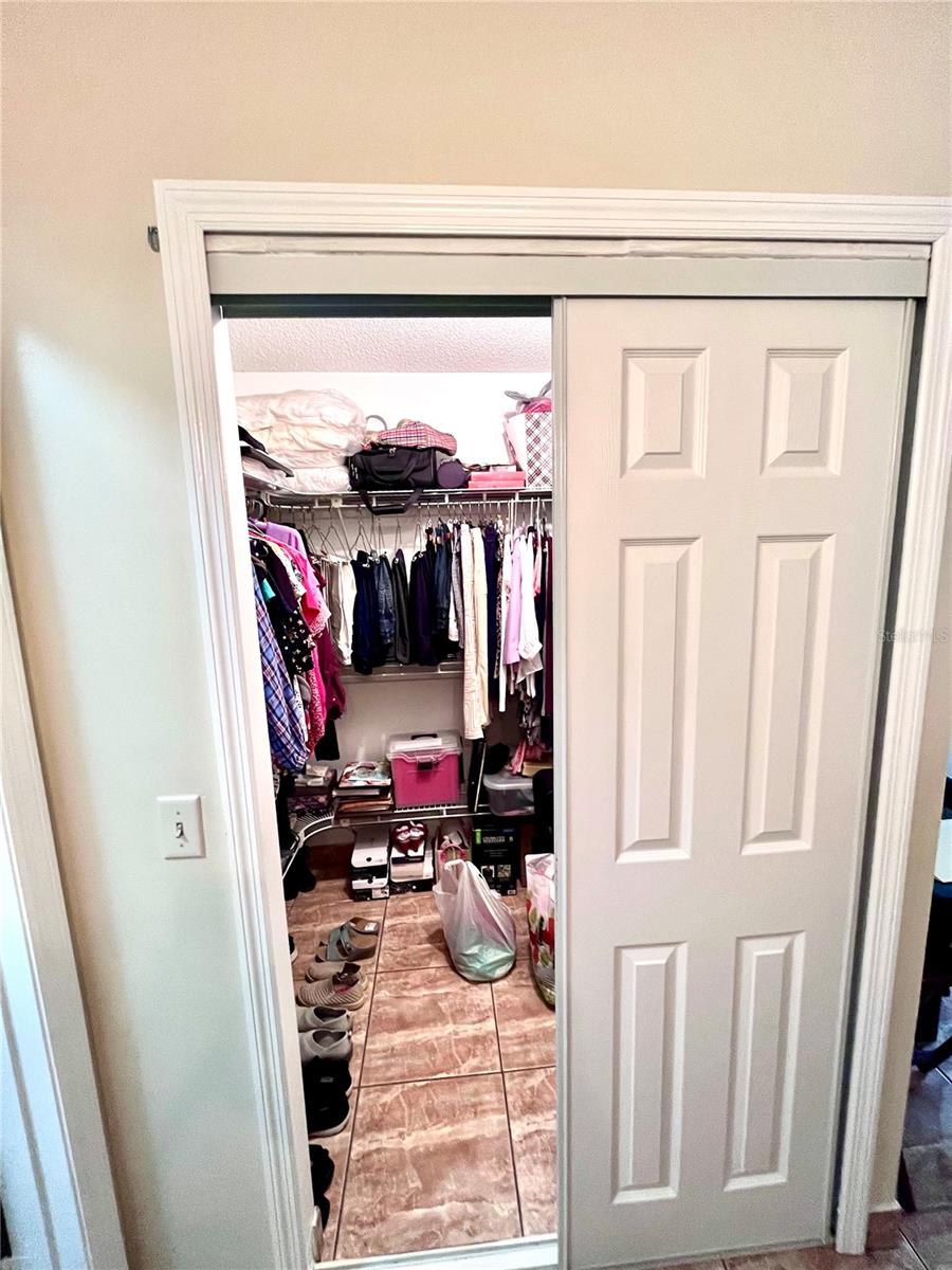 BVL LAKEPOINTE TWNHMS - Residential