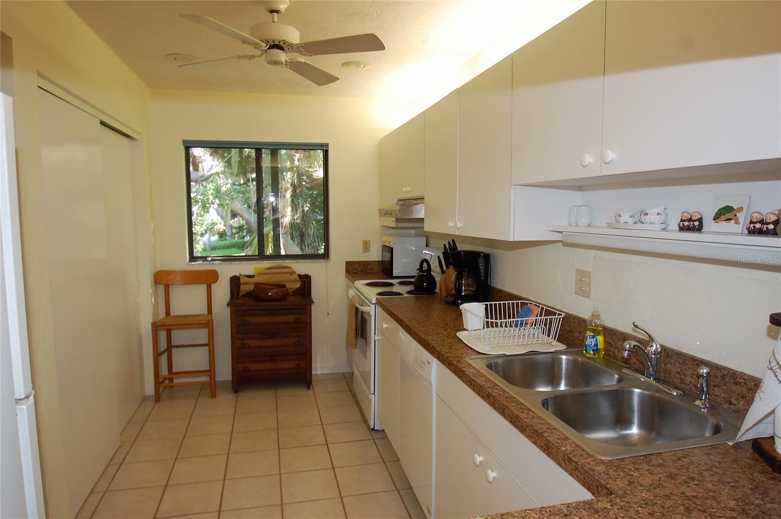 PELICAN COVE I - Residential Lease