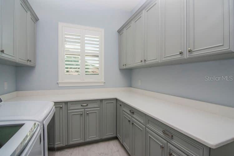 SUNSET PARK - Residential