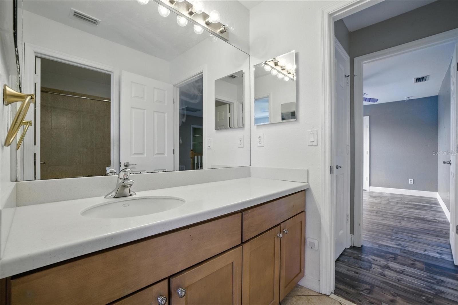 GLADIOLUS PRESERVE - Residential