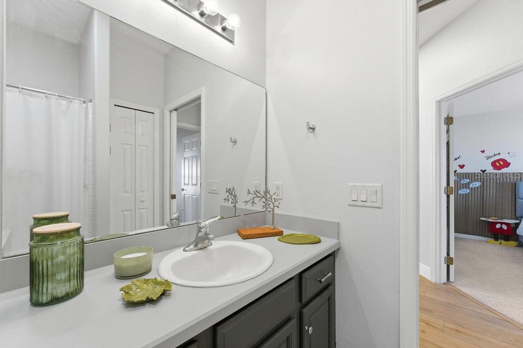 SUMMERGLEN - Residential