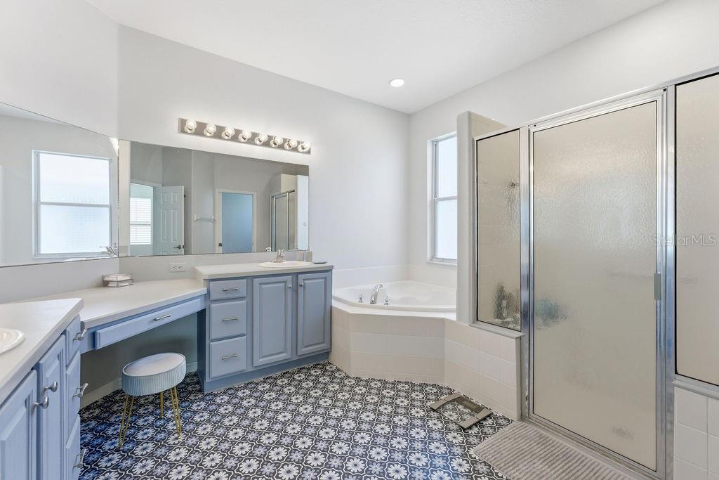 SUMMERGLEN - Residential