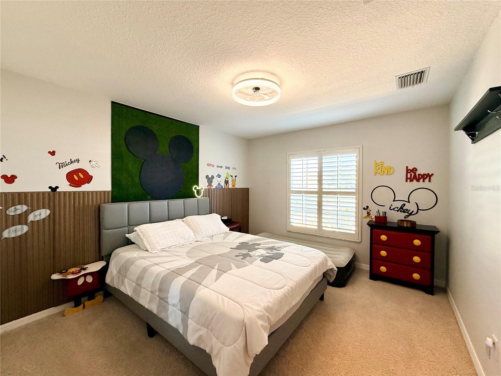 SUMMERGLEN - Residential