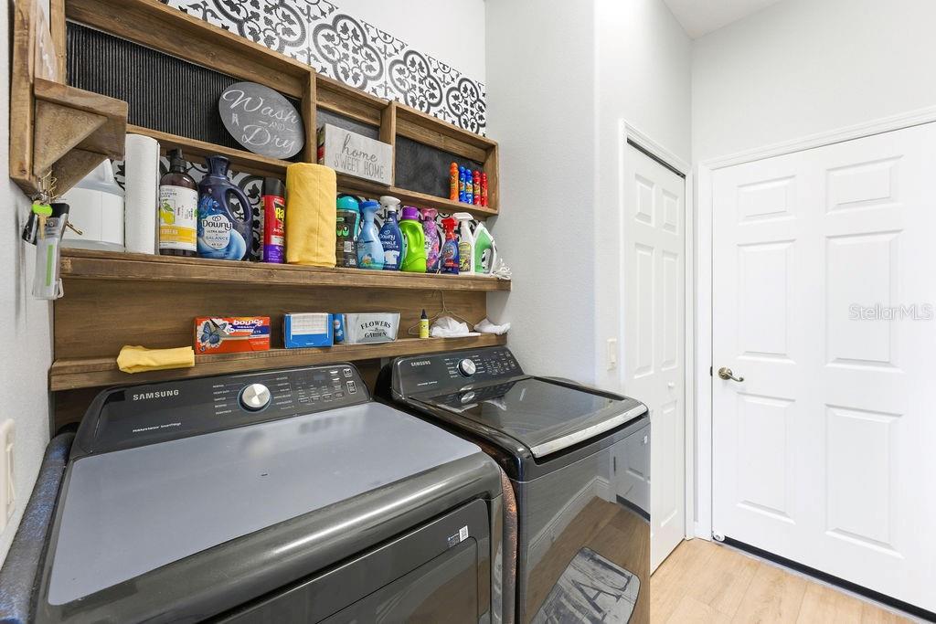 SUMMERGLEN - Residential